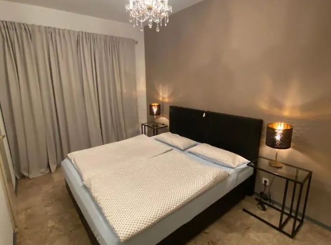 Apartamento Maggiore- Casa Roccia-ferienwohnung In Pino Sulla Sponda *