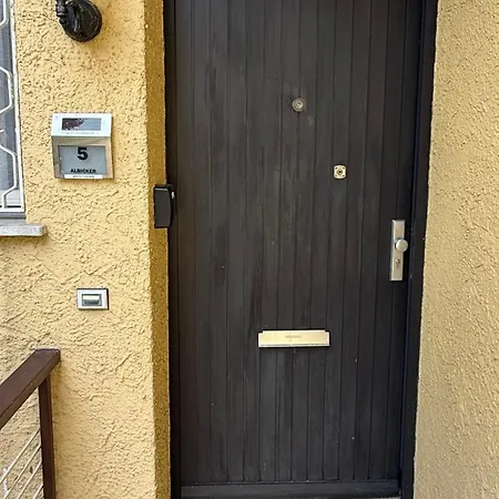 Maggiore- Casa Roccia-ferienwohnung In Pino Sulla Sponda * Pino Lago Maggiore